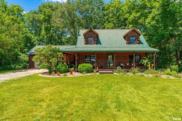 $699,900 | 25330 Longview Road, Hopedale, IL 61747