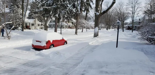 $199,900 | 916 Northwood Boulevard, Fort Wayne, IN 46805