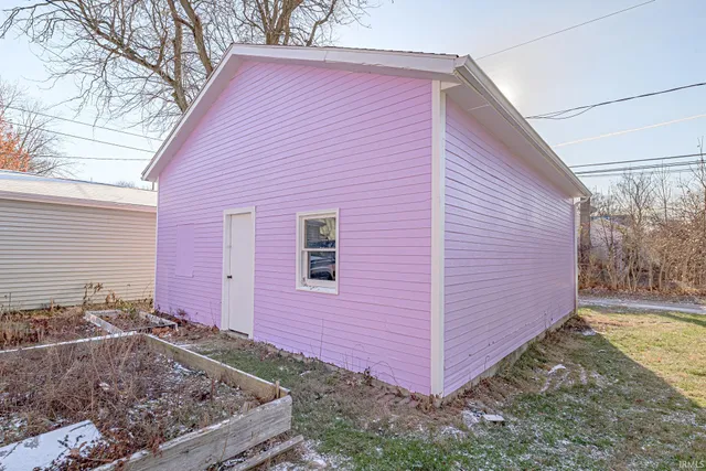 $199,900 | 916 Northwood Boulevard, Fort Wayne, IN 46805