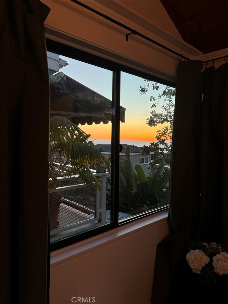 450 Ruby Street, Unit LOWR Laguna Beach, CA 92651 - Photo 10 of 22 a view of a porch