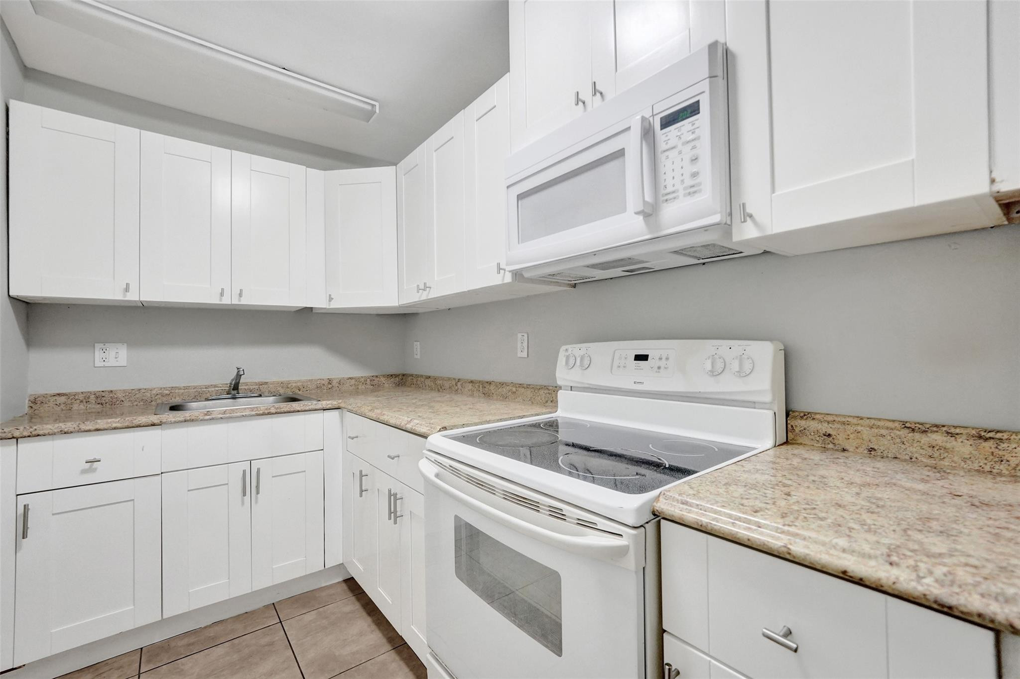 555 Southeast 8th Street, Unit 252 Deerfield Beach, FL 33441 - Photo 15 of 18 Photo 15