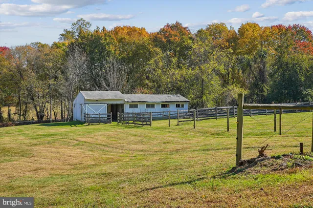 $700,000 | 12652 Highway 216, Highland, MD 20759