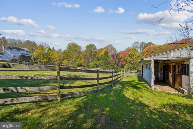 $700,000 | 12652 Highway 216, Highland, MD 20759