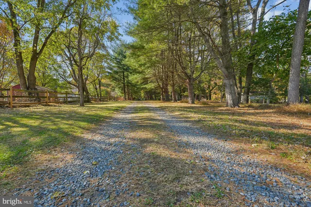 $700,000 | 12652 Highway 216, Highland, MD 20759