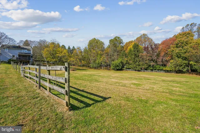 $700,000 | 12652 Highway 216, Highland, MD 20759