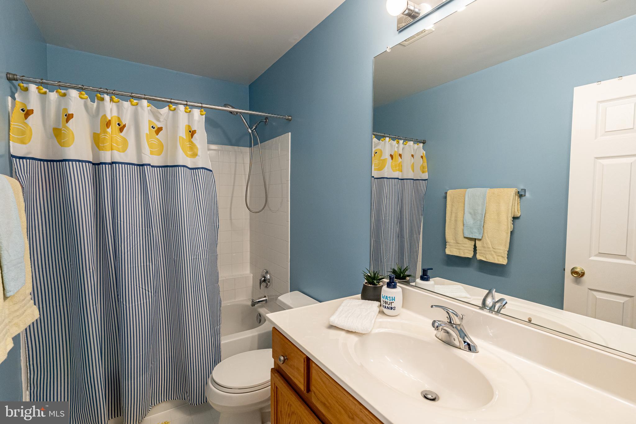 11004 Hemingway Court Silver Spring, MD 20902 - Photo 16 of 23 Full Hall Bath #2