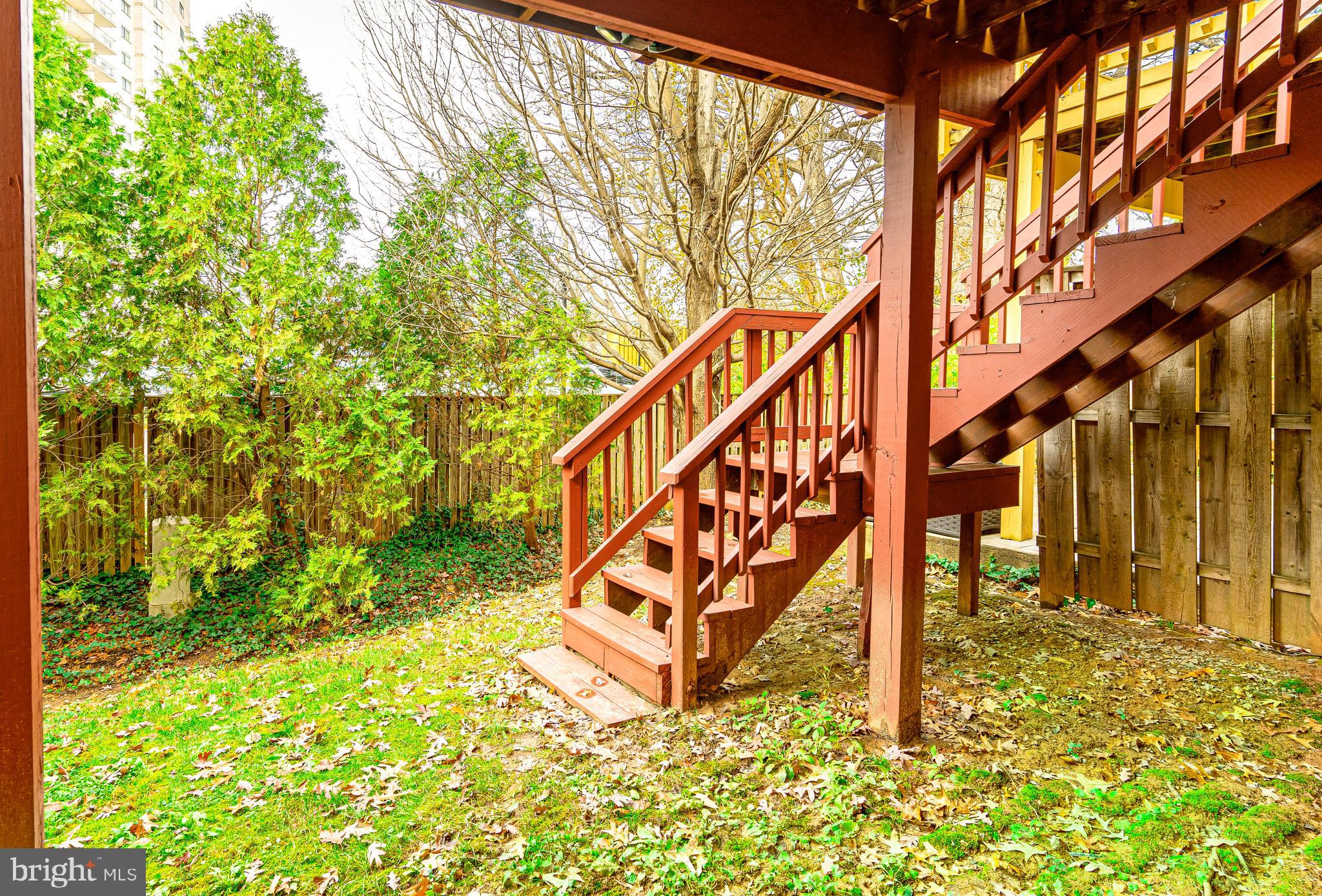 11004 Hemingway Court Silver Spring, MD 20902 - Photo 21 of 23 Backyard Space