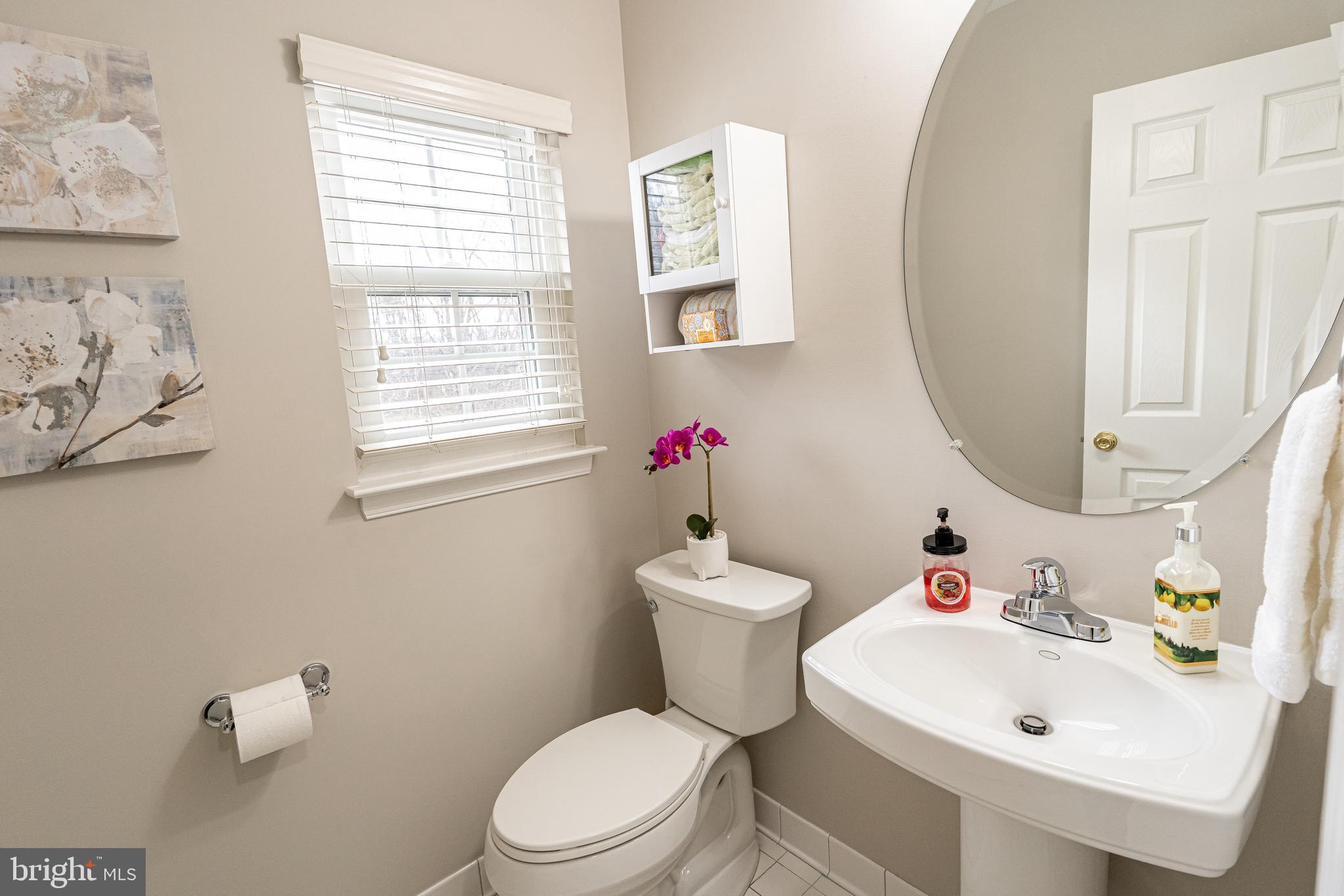 11004 Hemingway Court Silver Spring, MD 20902 - Photo 10 of 23 Powder Room