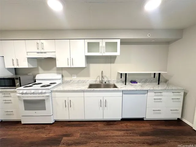 $2,300 | 803 Waimanu Street, Unit 508, Honolulu, HI 96813