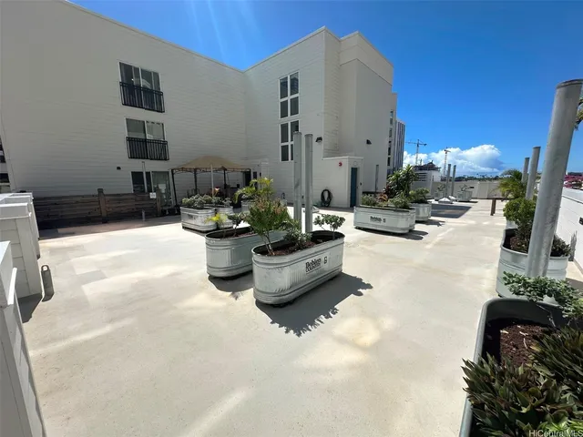 $2,300 | 803 Waimanu Street, Unit 508, Honolulu, HI 96813