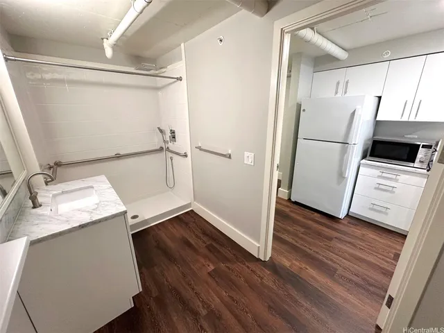 $2,300 | 803 Waimanu Street, Unit 508, Honolulu, HI 96813