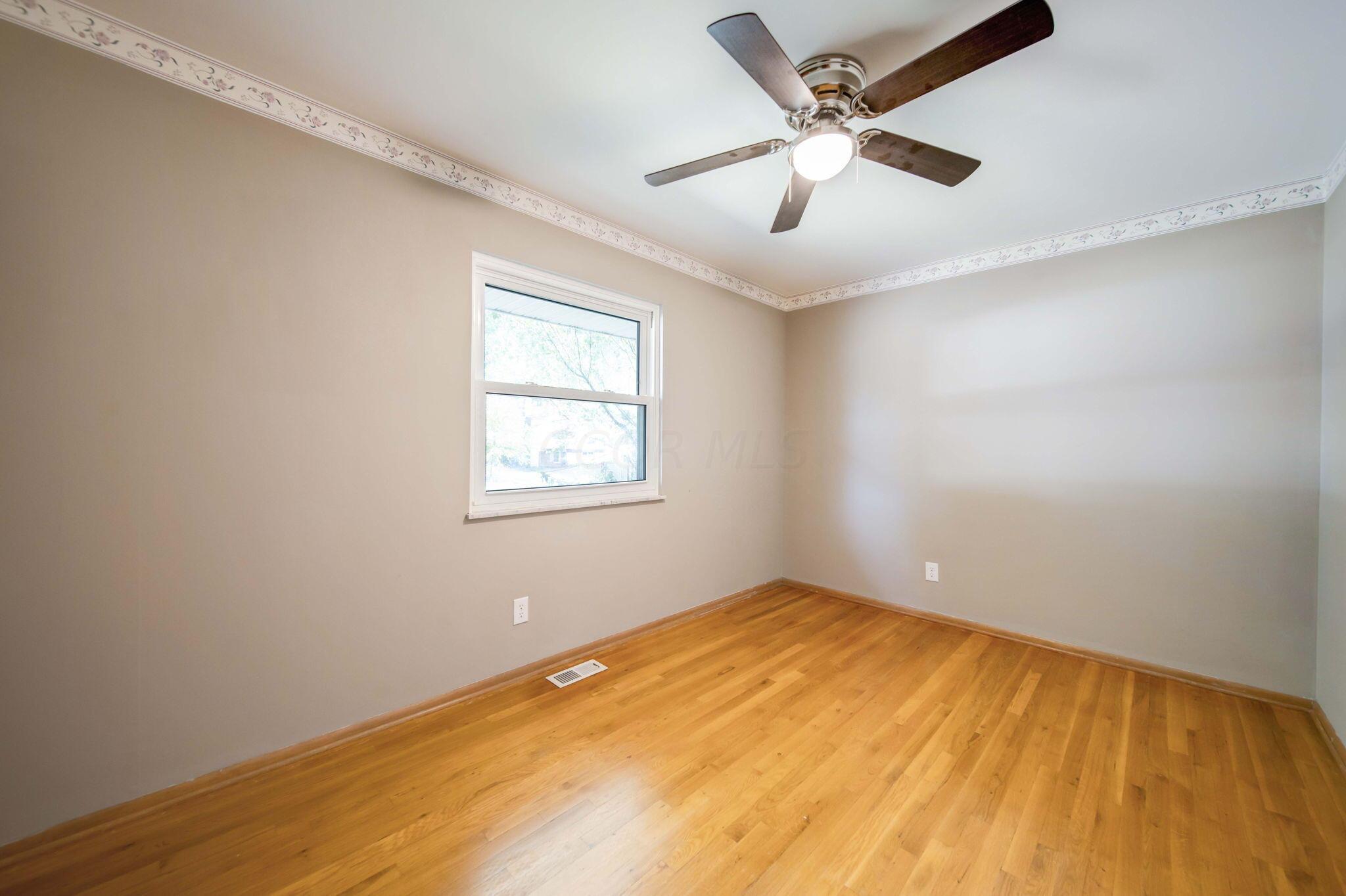 2815 Maywood Road Columbus, OH 43232 - Photo 23 of 45 26-web-or-mls-A7403823_4_5