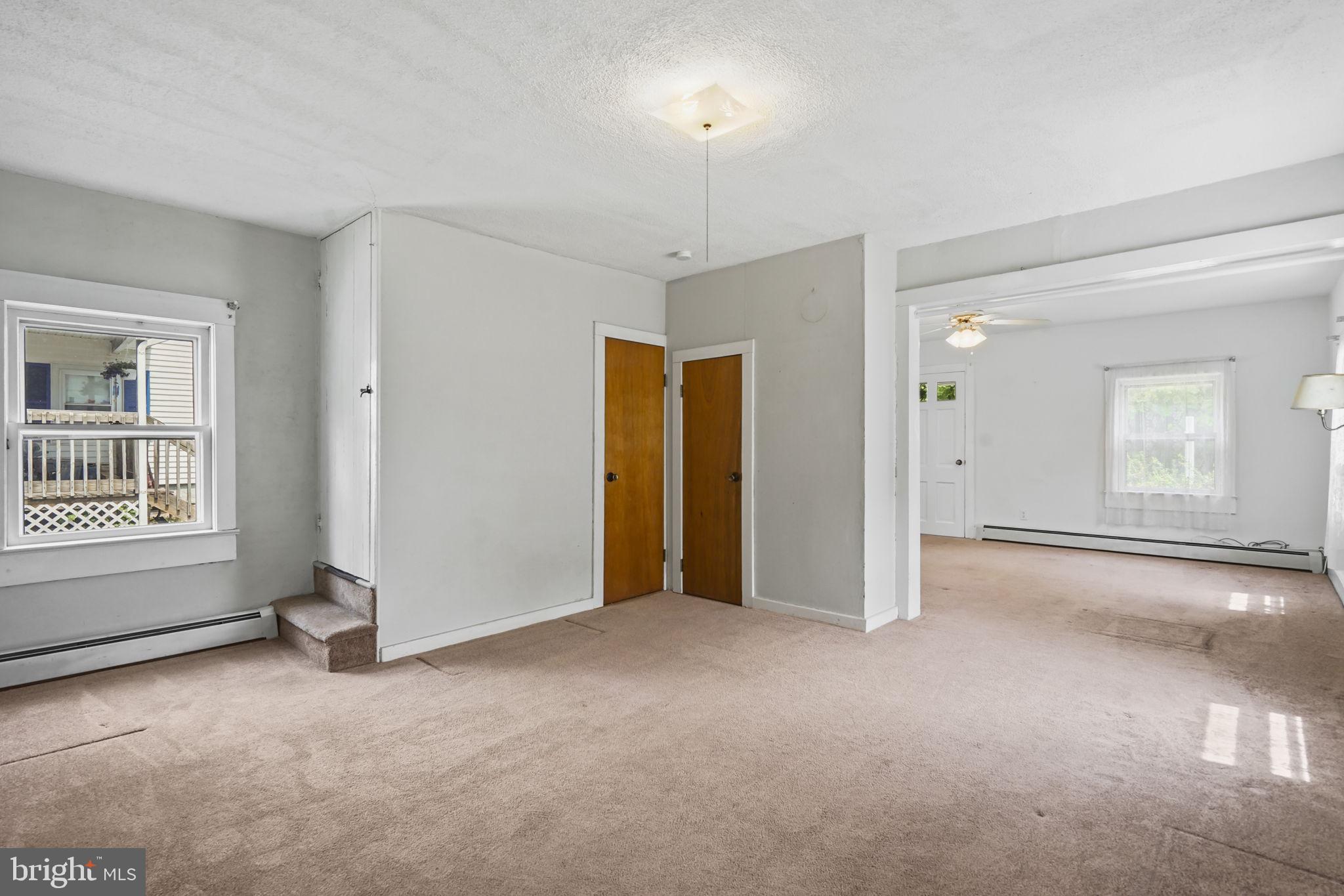 646 Ridge Road Monmouth Junction, NJ 08852 - Photo 5 of 47 Spacious, light-filled living area.