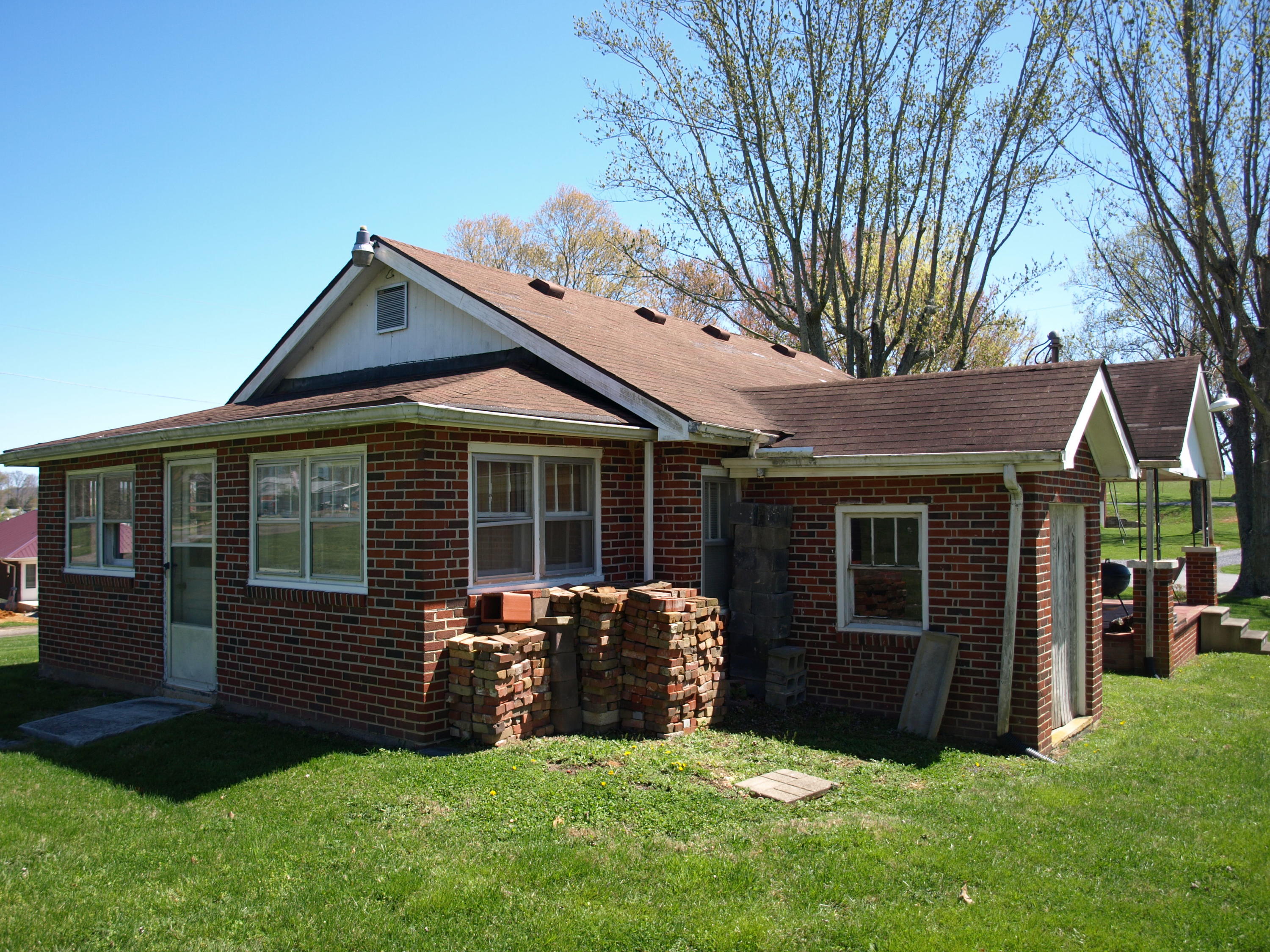 401 Culver Road Limestone, TN 37681 - Photo 5 of 21 03 Back 1