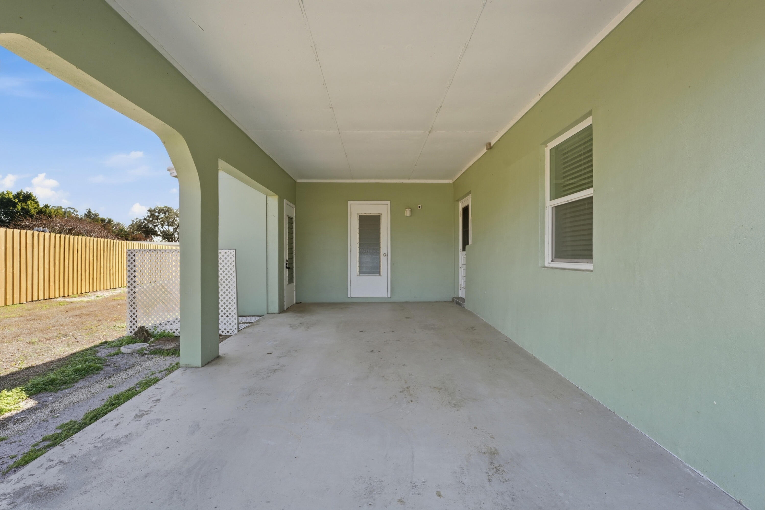 2817 Southeast Pocatella Road Port St. Lucie, FL 34952 - Photo 5 of 27 05_dsc09391