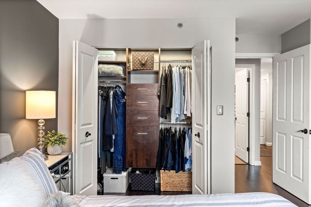 10 Museum Way, Unit 828 Cambridge, MA 02141 - Photo 22 of 36 a view of living room