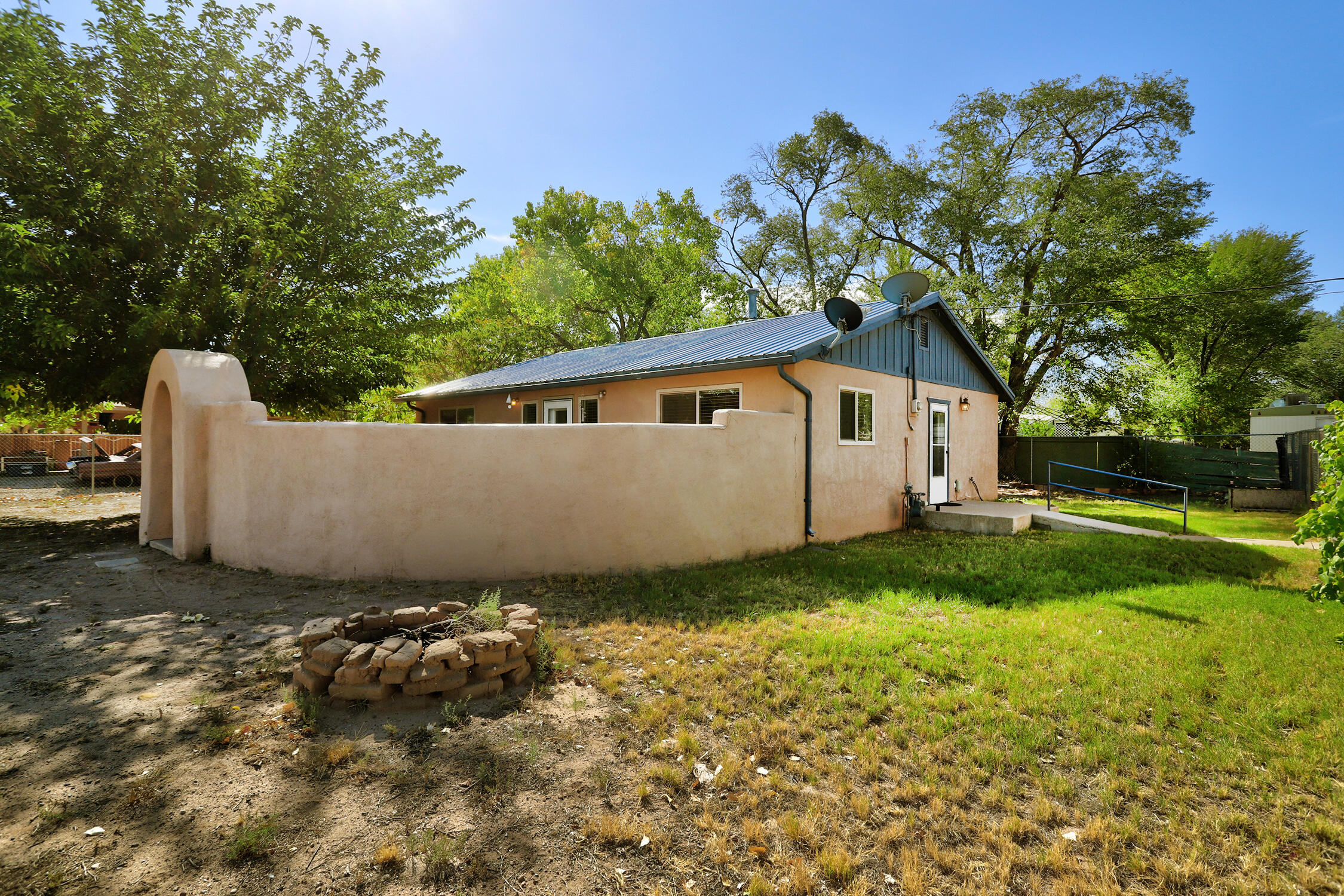 2332 Sunshine Road Southwest Albuquerque, NM 87105 - Photo 1 of 28 Gallery Image 1