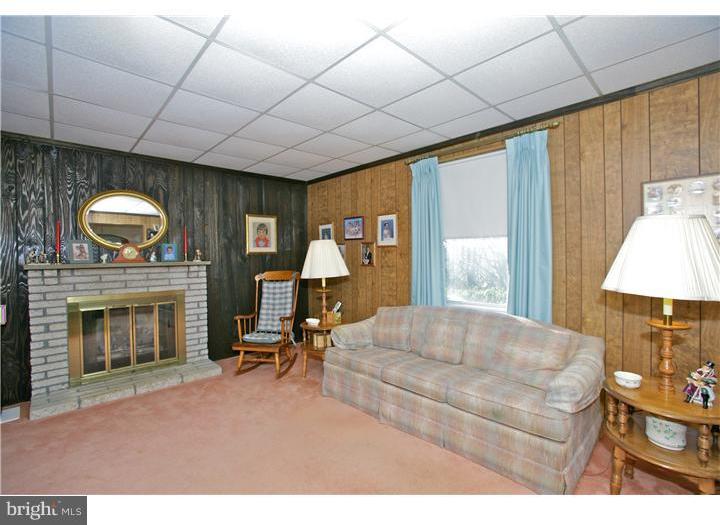 208 Friendship Road Drexel Hill, PA 19026 - Photo 6 of 13 Family Room
