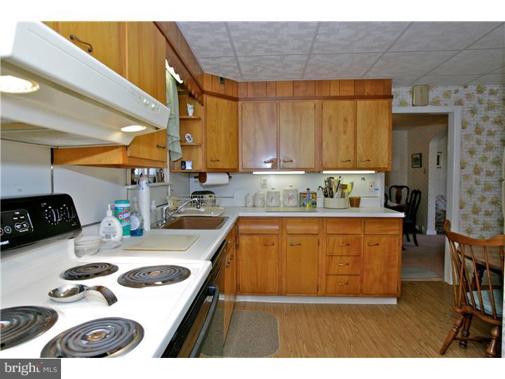 208 Friendship Road Drexel Hill, PA 19026 - Photo 8 of 13 Kitchen