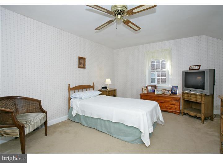 208 Friendship Road Drexel Hill, PA 19026 - Photo 10 of 13 Bedroom - Main