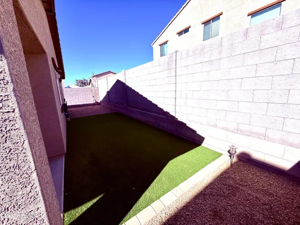 $1,900 | 1884 West Expressman Street, Apache Junction, AZ 85120