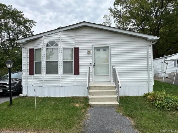 $2,600 | 416 Silver Maples Drive, Harriman, NY 10926
