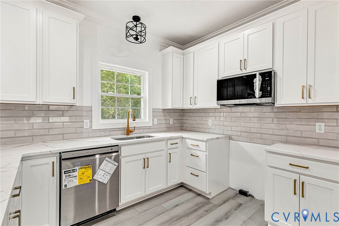 29080 Gregory Road Ruther Glen, VA 22546 - Photo 5 of 38 Gallery Image 5