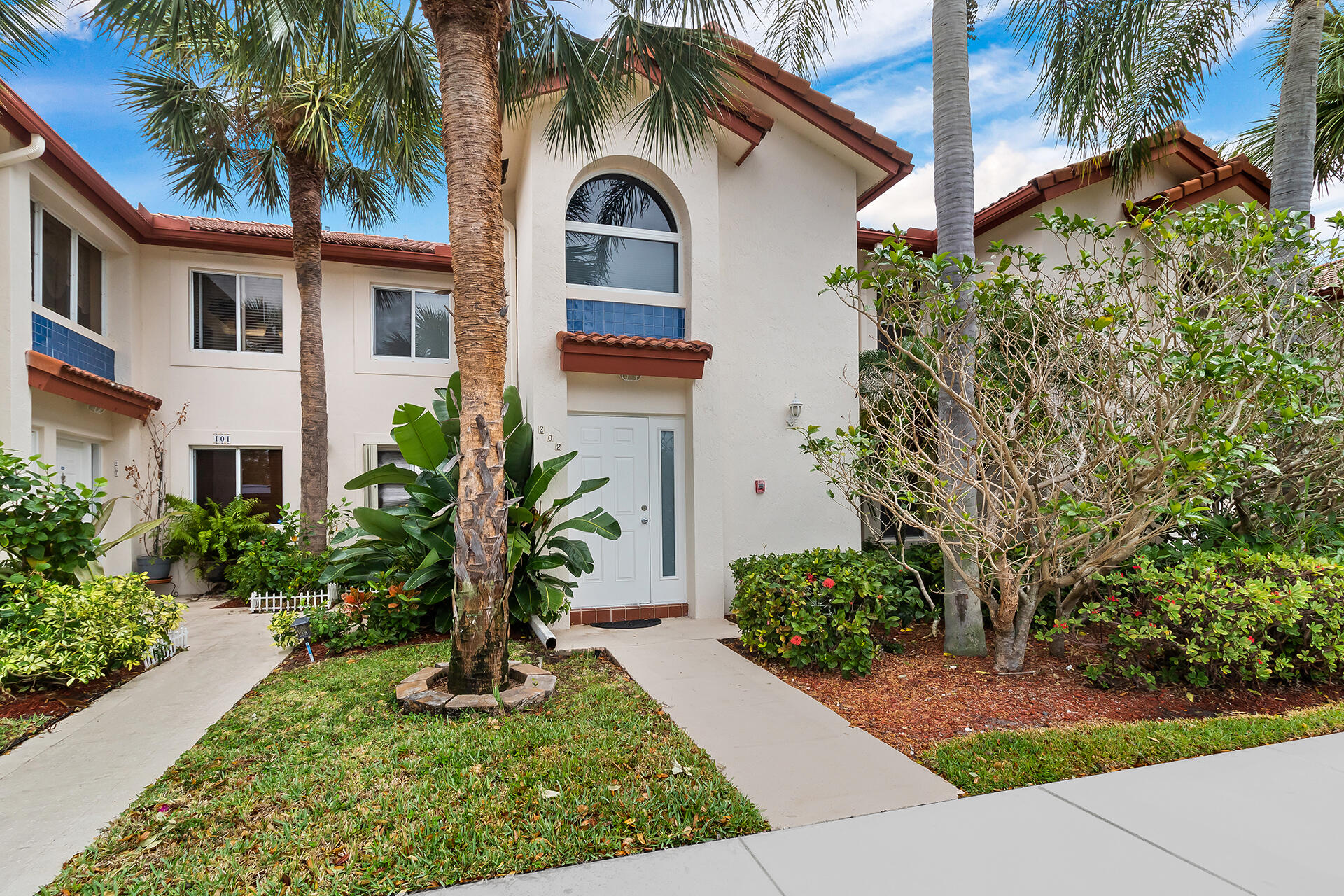 380 Northwest 67th Street, Unit J202 Boca Raton, FL 33487 - Photo 3 of 18 IMG_6253
