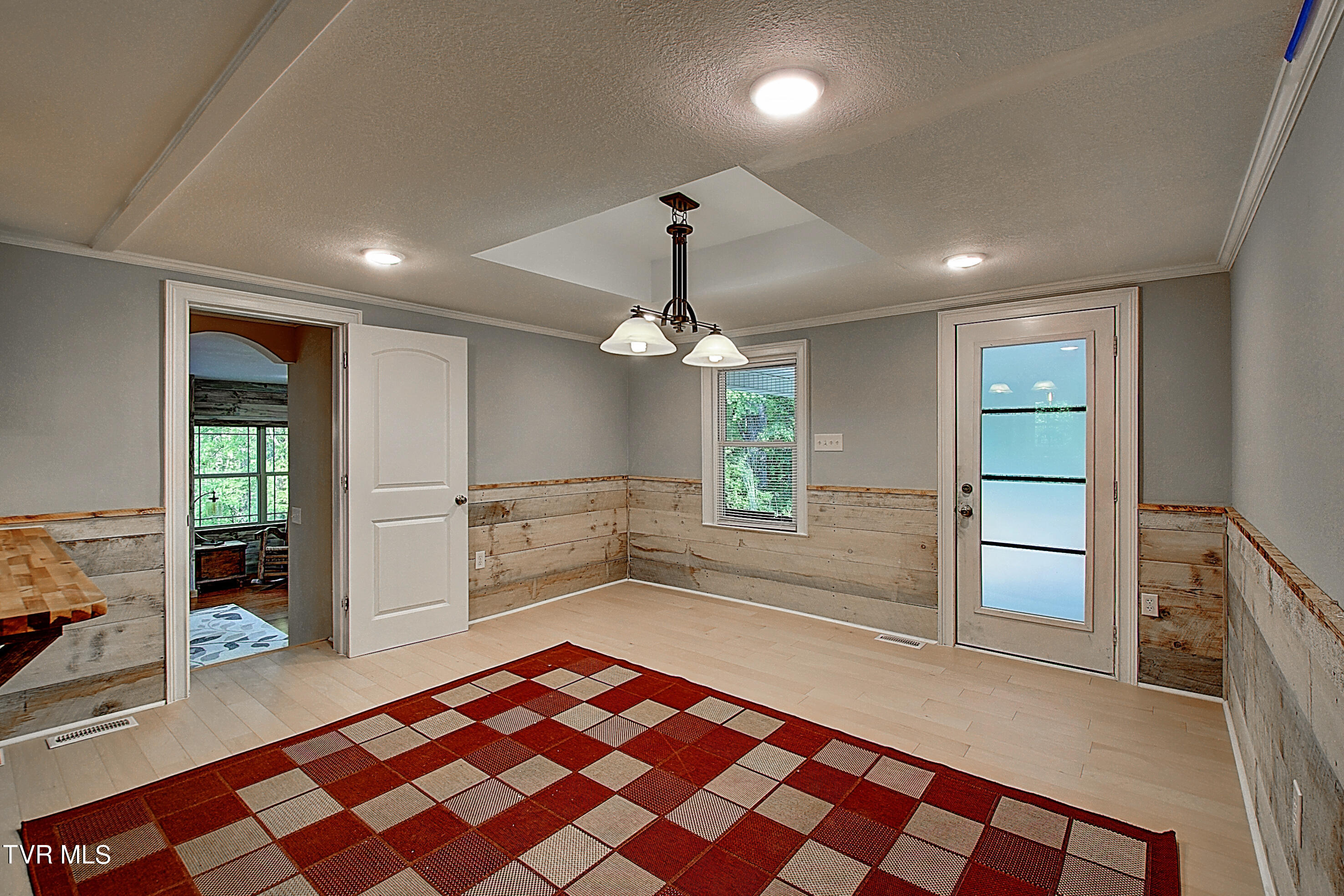 144 John Glover Road Hampton, TN 37658 - Photo 11 of 35 DSC_0151And8more