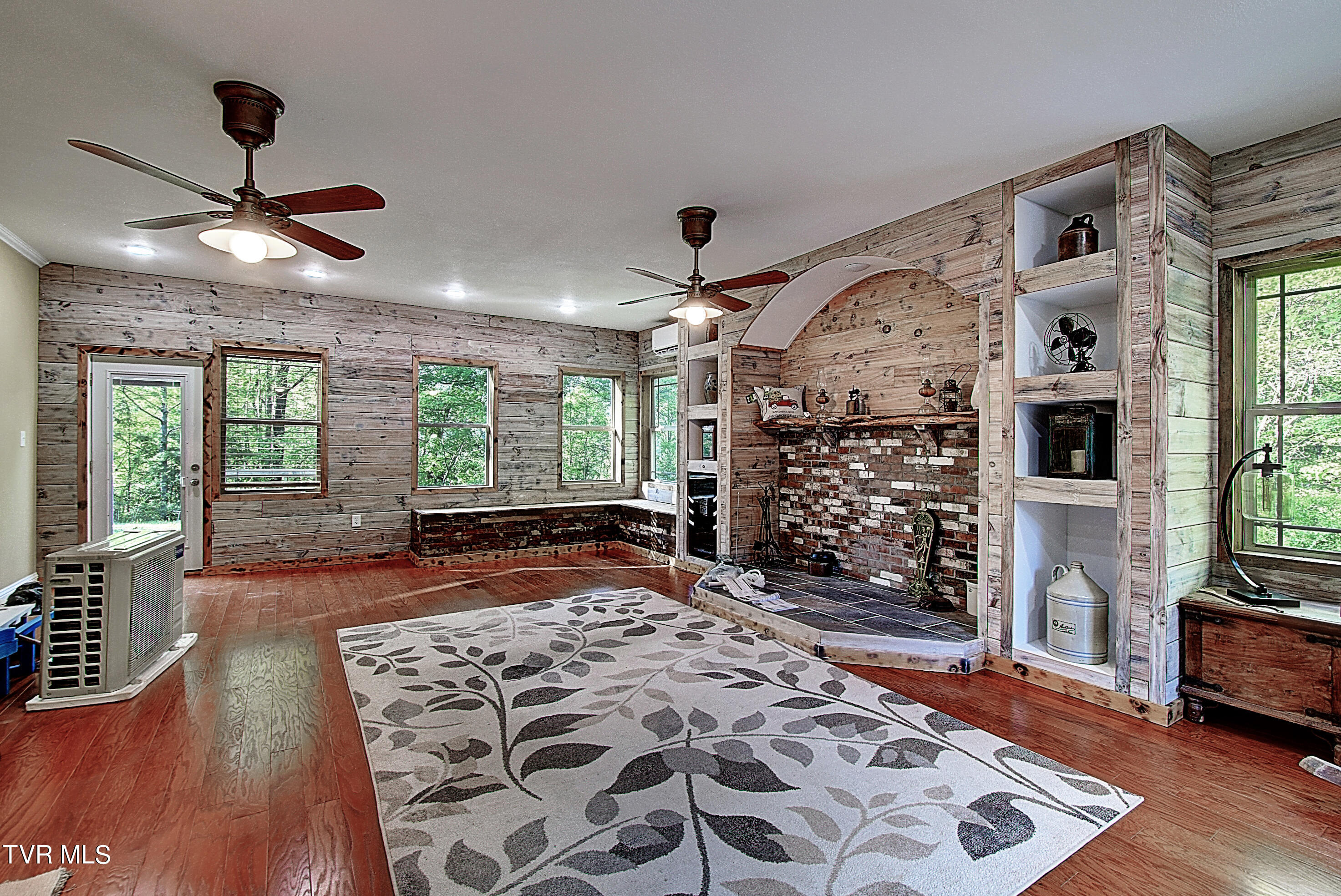 144 John Glover Road Hampton, TN 37658 - Photo 17 of 35 DSC_0277And8more