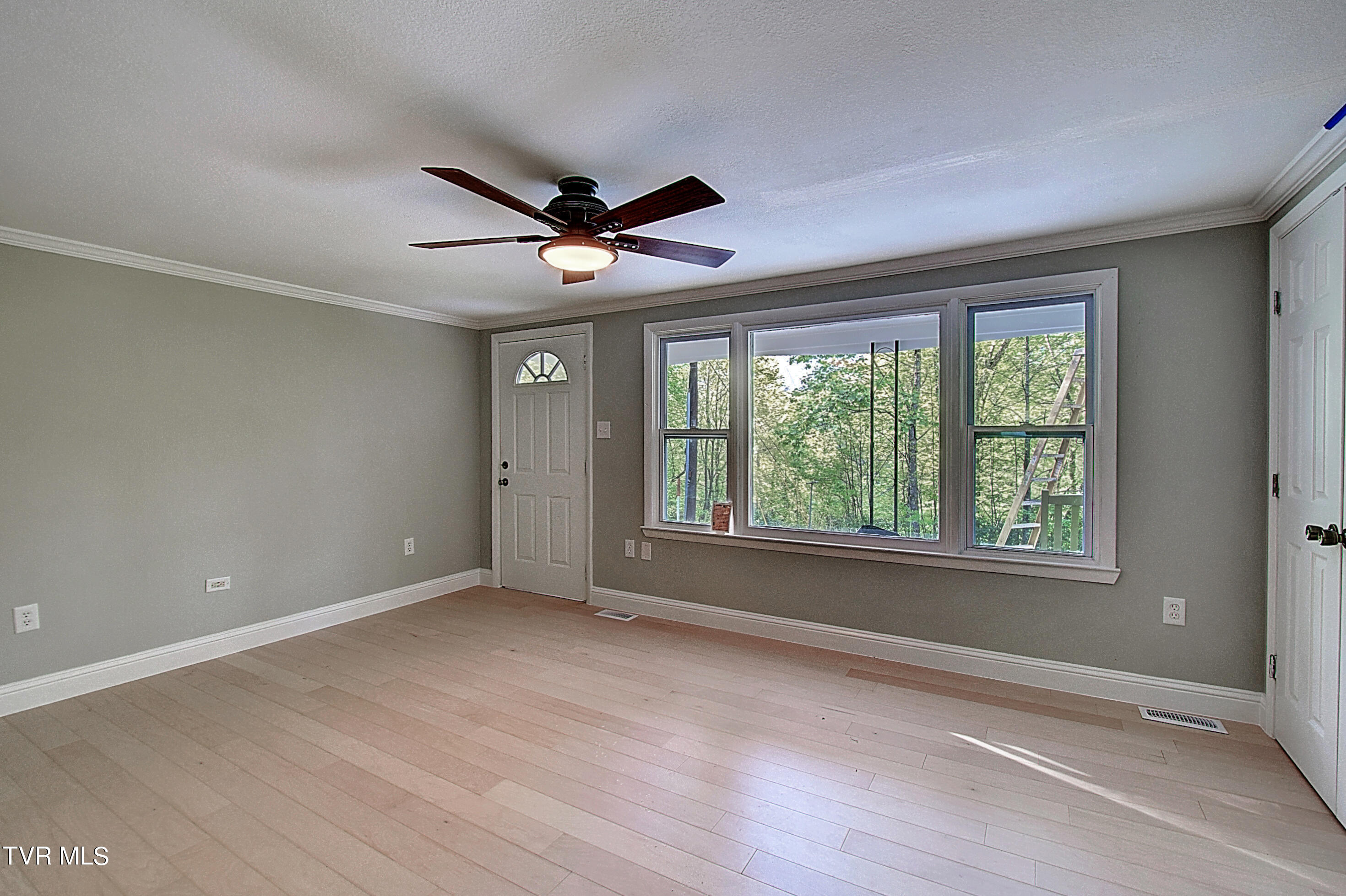 144 John Glover Road Hampton, TN 37658 - Photo 20 of 35 DSC_0331And8more