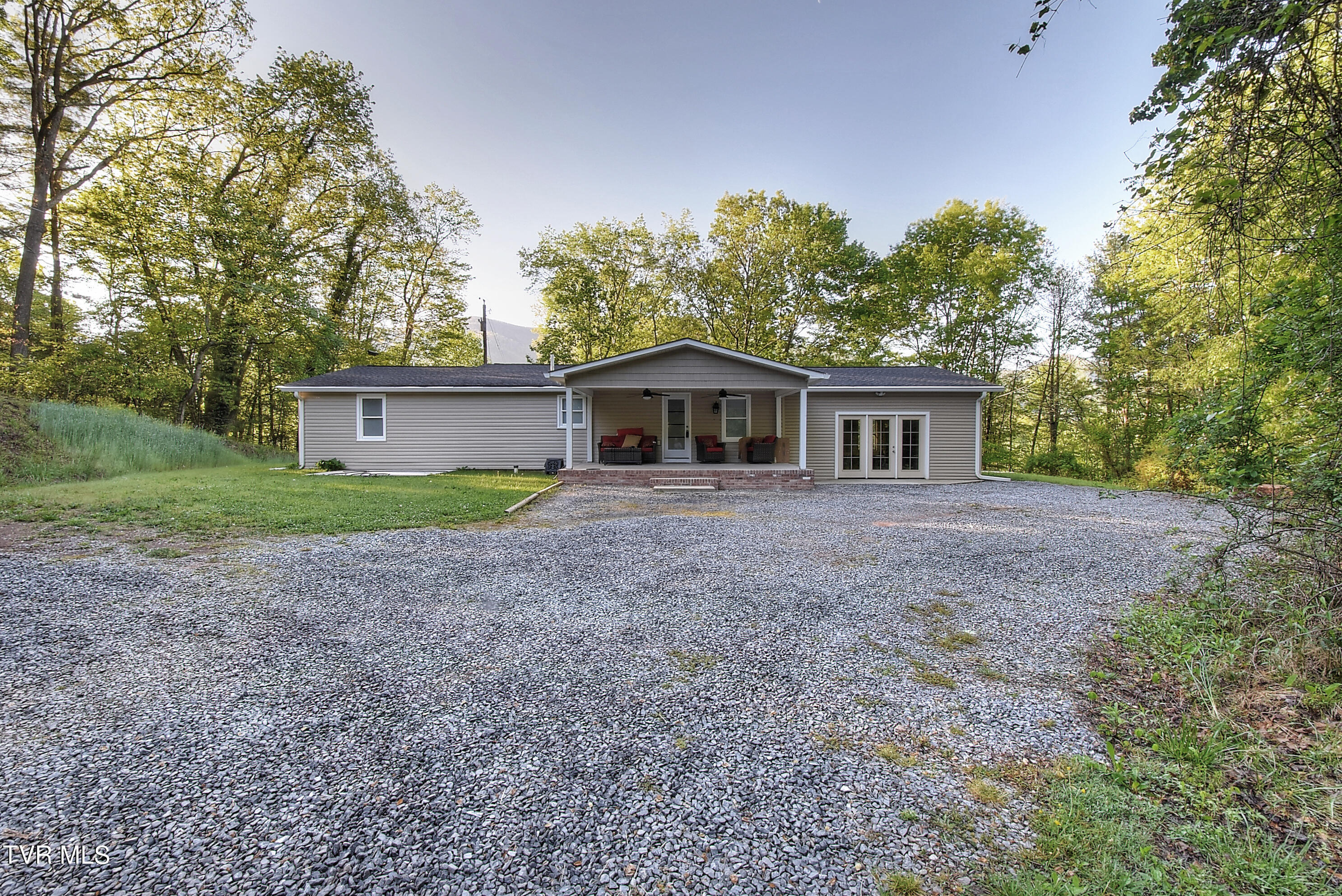 144 John Glover Road Hampton, TN 37658 - Photo 3 of 35 DSC_0007_08_09_10_11_12