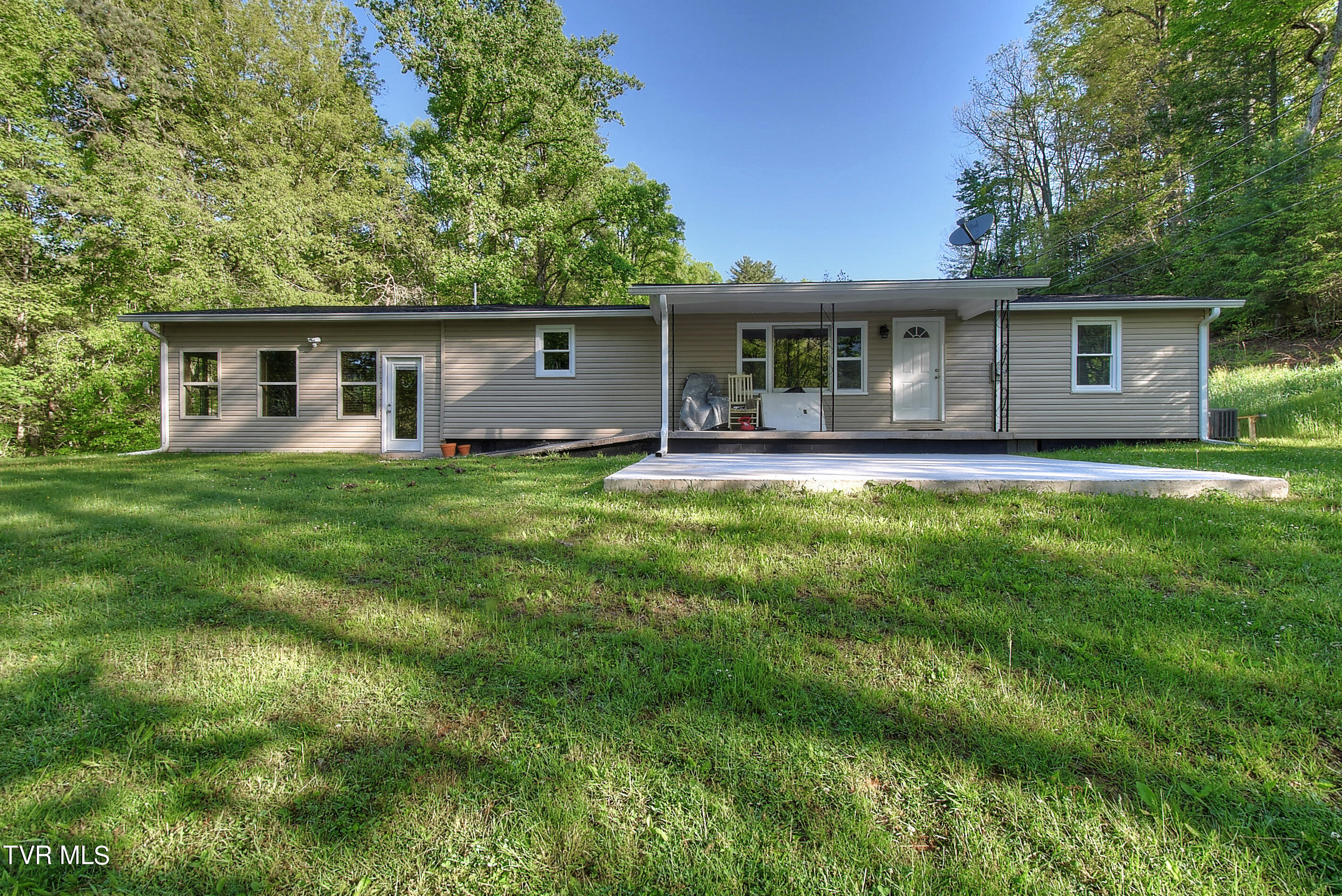 144 John Glover Road Hampton, TN 37658 - Photo 33 of 35 DSC_0559_60_61_62_63_64