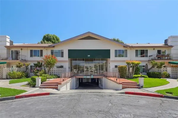$575,000 | 1360 Shadow Lane, Unit G, Fullerton, CA 92831