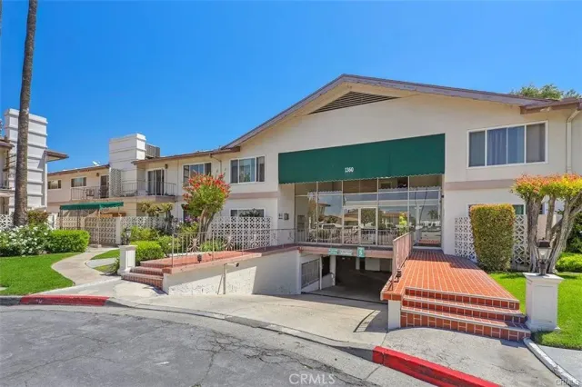 $598,000 | 1360 Shadow Lane, Unit G, Fullerton, CA 92831