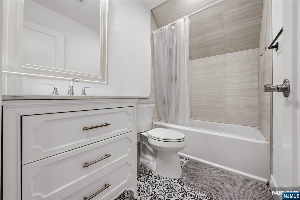 40 Frederick Street, Unit B Little Ferry, NJ 07643 - Photo 17 of 23
