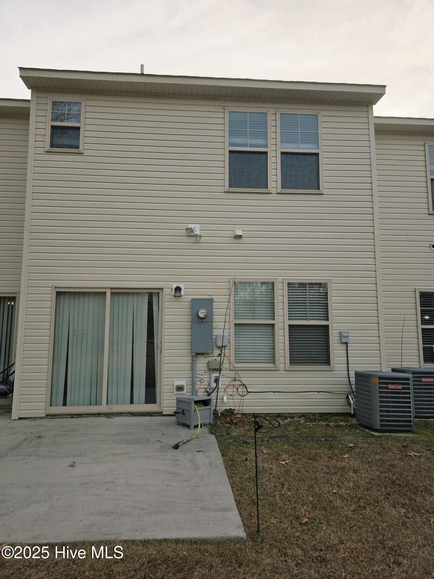 309 Winstead Loop Road Richlands, NC 28574 - Photo 2 of 23 20251217_151733