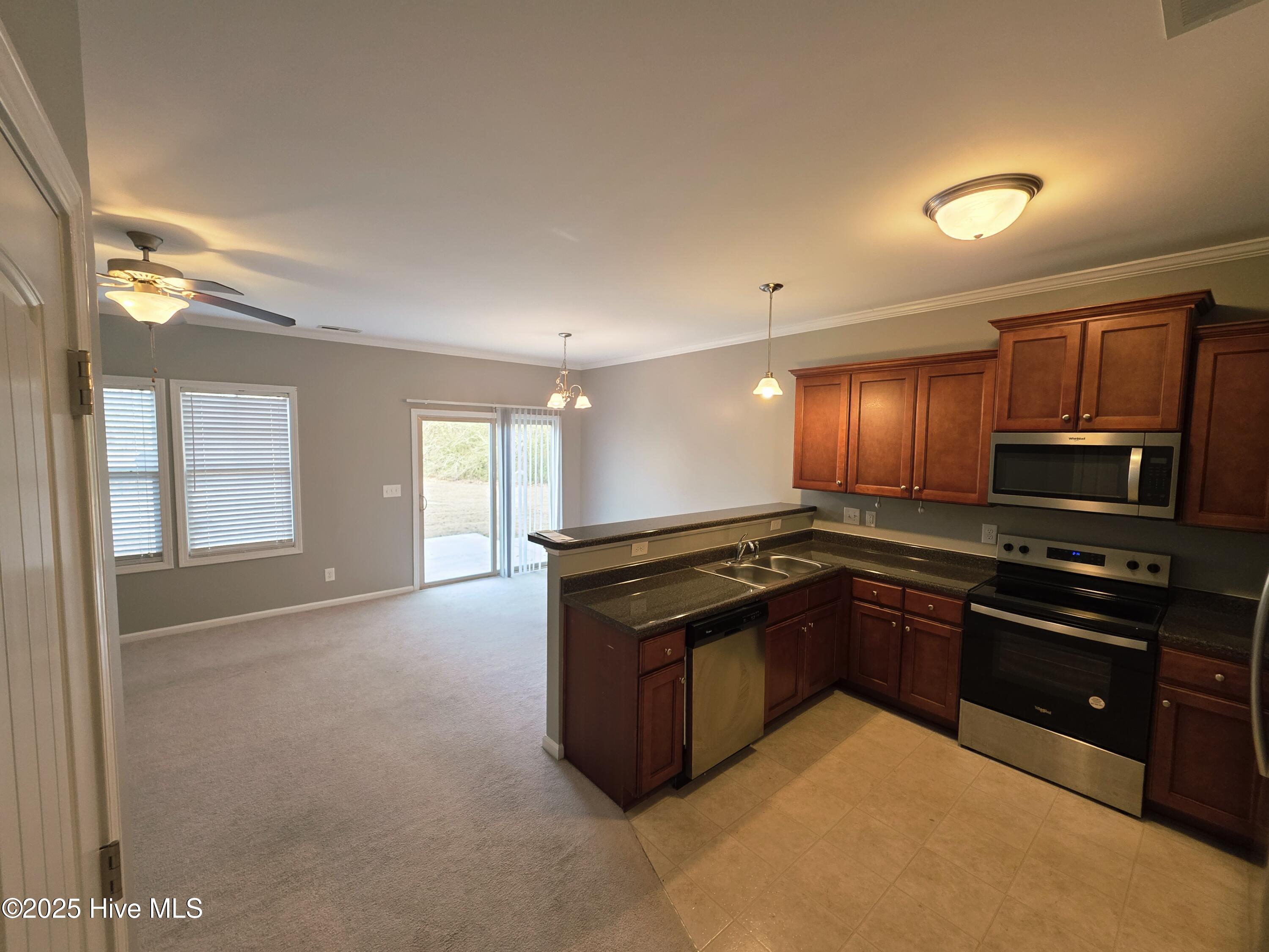 309 Winstead Loop Road Richlands, NC 28574 - Photo 5 of 23 20251217_150654