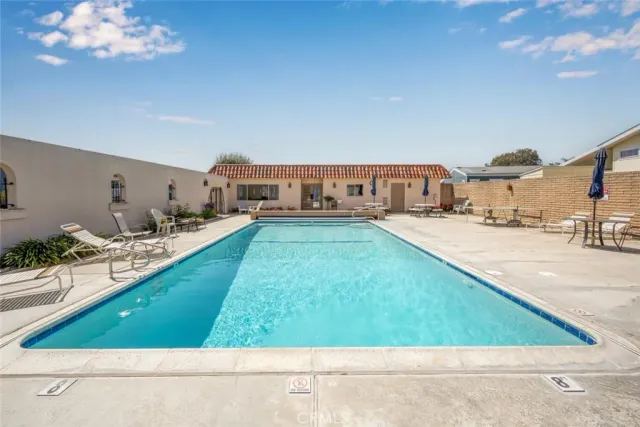 $299,000 | 16222 Monterey Lane, Unit 285, Huntington Beach, CA 92649