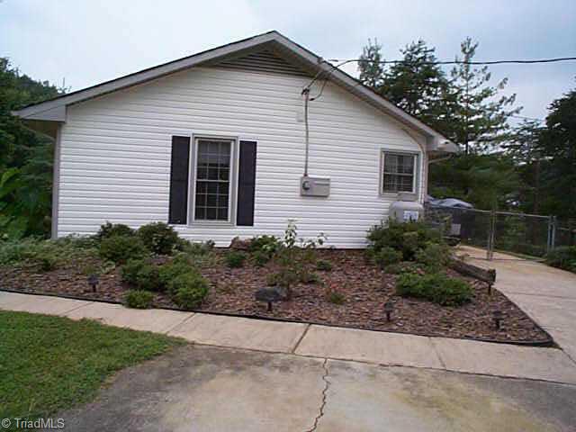 1495 Pebblebrook Road Winston-Salem, NC 27105 - Photo 7 of 7 Other. side view