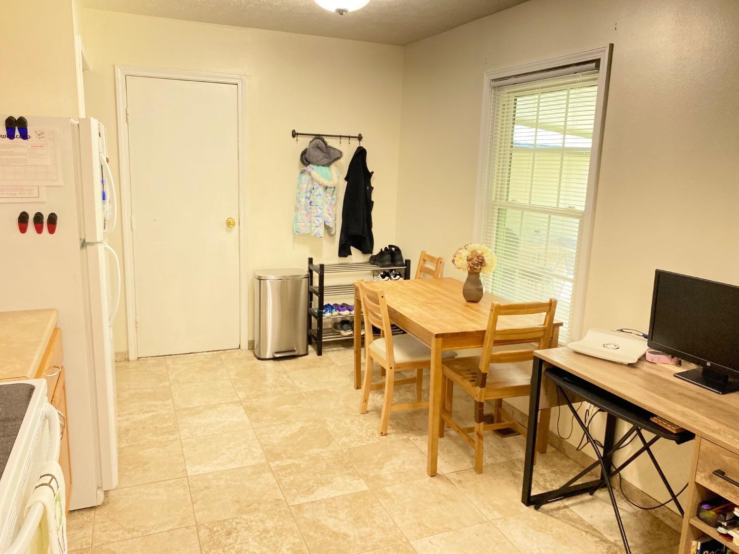 2807 Springdale Road Cincinnati, OH 45251 - Photo 8 of 24