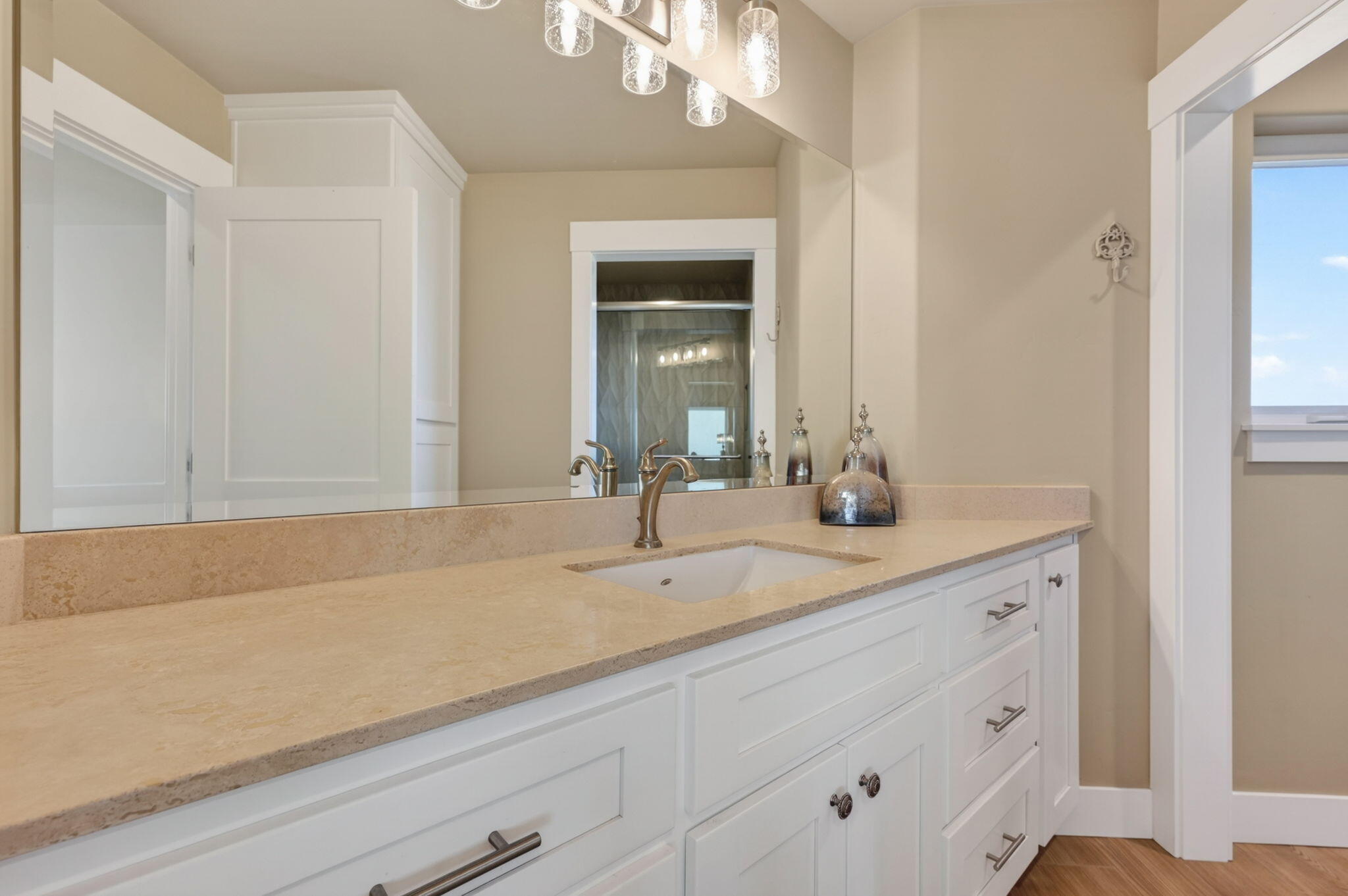 66355 Barr Road Bend, OR 97703 - Photo 35 of 56 a bathroom with a sink and a mirror