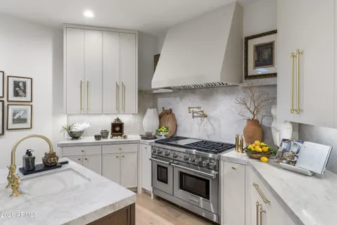 $5,000,000 | 8119 East Foothills Drive, Scottsdale, AZ 85255