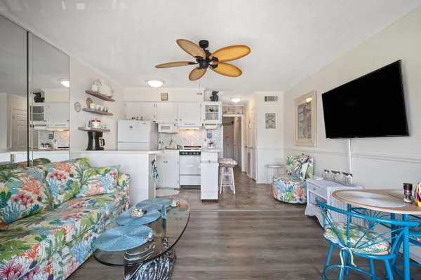 $350,000 | 40 Folly Field Road, Unit C253, Hilton Head Island, SC 29928