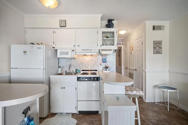 $350,000 | 40 Folly Field Road, Unit C253, Hilton Head Island, SC 29928