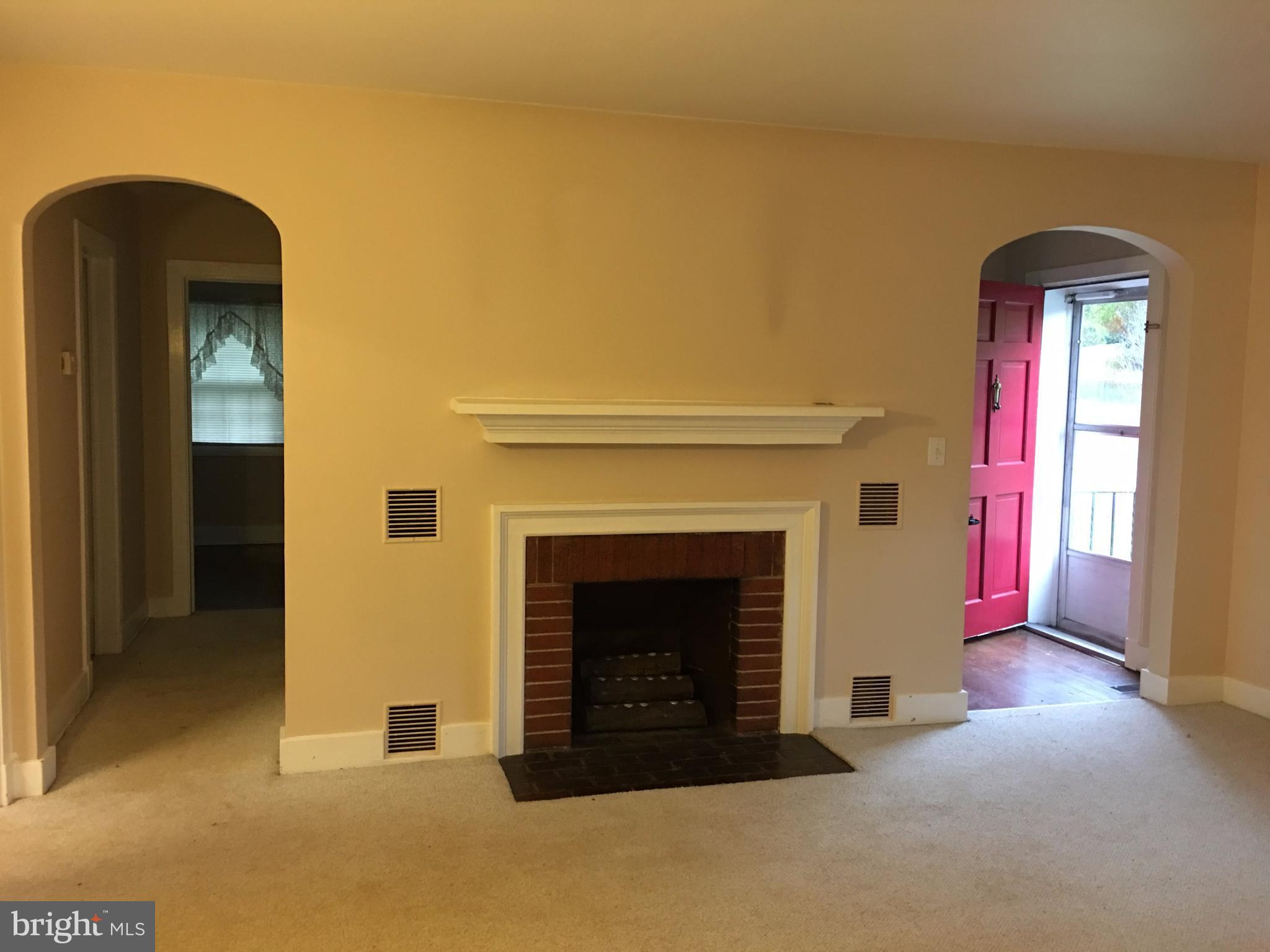 146 Frazier Road Warrenton, VA 20186 - Photo 2 of 21 Living Room