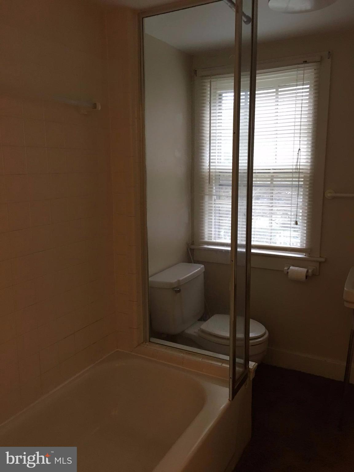 146 Frazier Road Warrenton, VA 20186 - Photo 15 of 21 Bath
