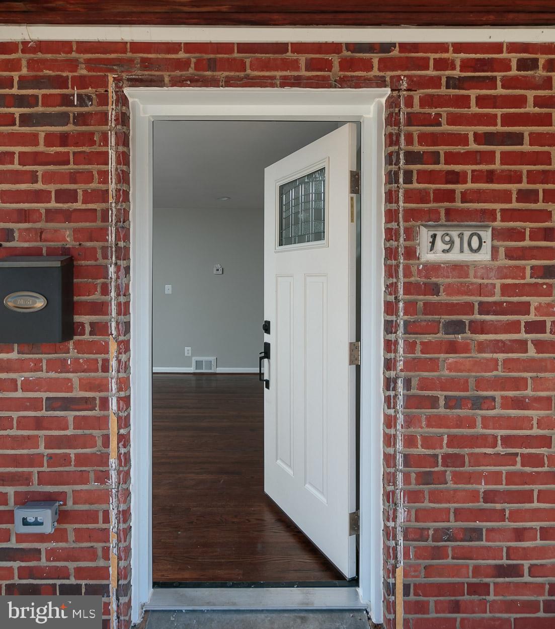 1910 Northbourne Road Baltimore, MD 21239 - Photo 4 of 37