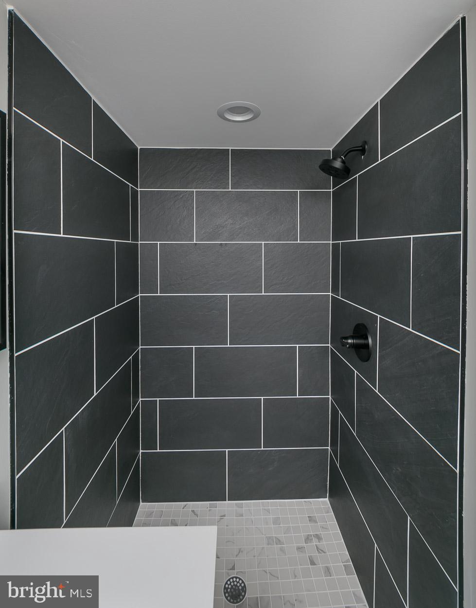 1910 Northbourne Road Baltimore, MD 21239 - Photo 34 of 37