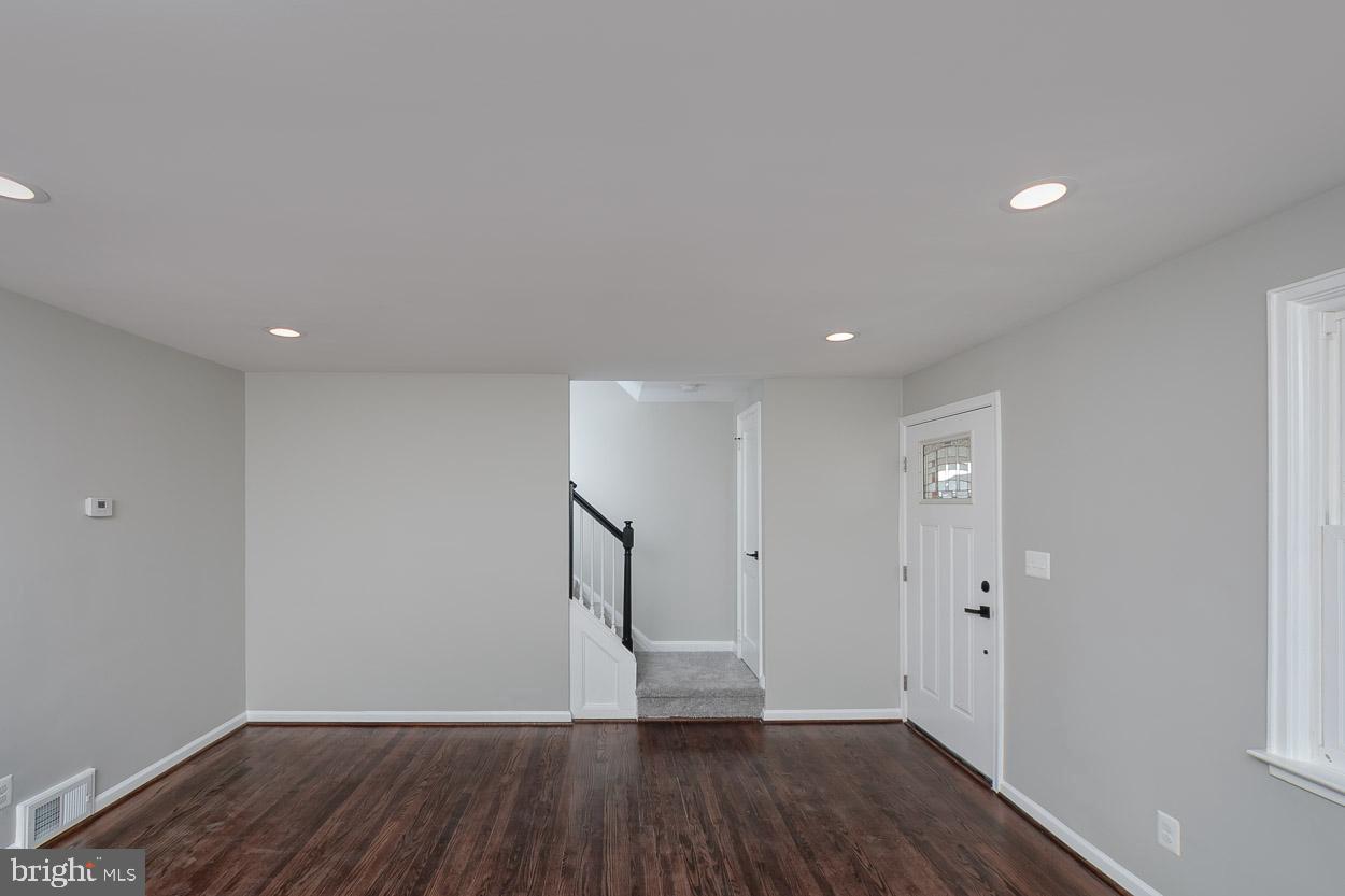 1910 Northbourne Road Baltimore, MD 21239 - Photo 7 of 37